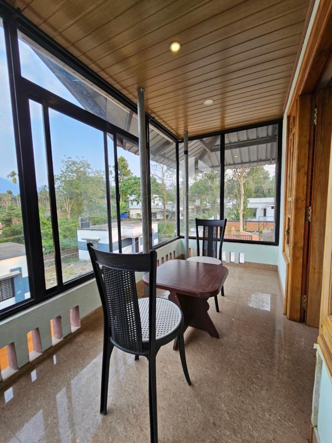 Sky Blue Homestay With Pool 비티리 외부 사진