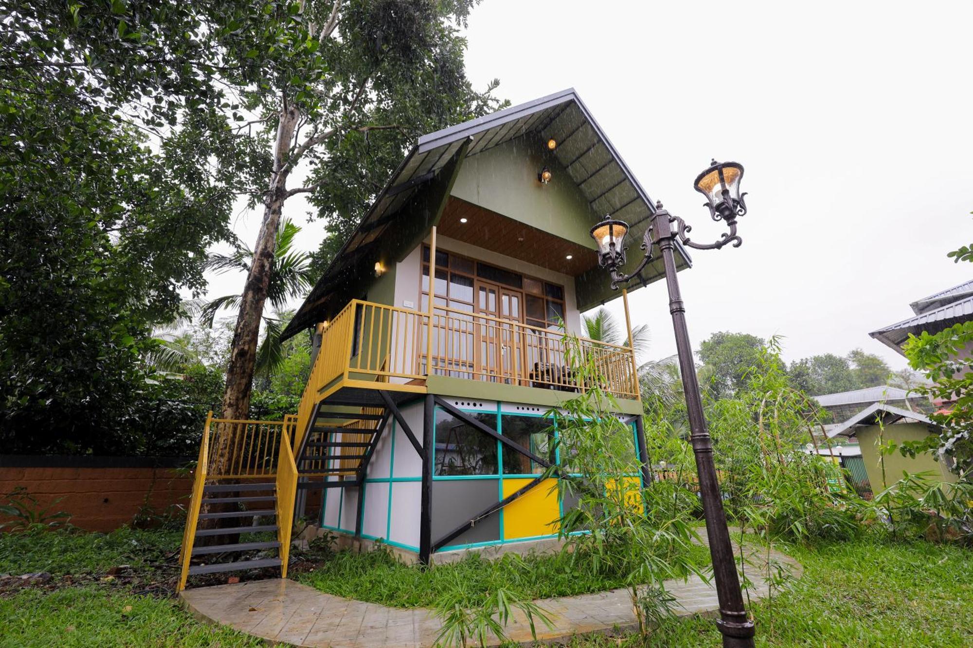 Sky Blue Homestay With Pool 비티리 외부 사진